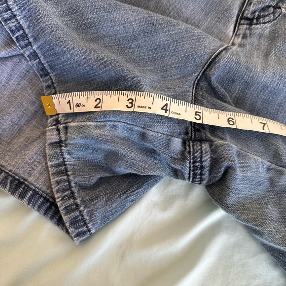 Lee VTG 90’s Mom Carpenter Shorts. Just Below The Waist. 14M.  Cargo Pockets. - Picture 3 of 10